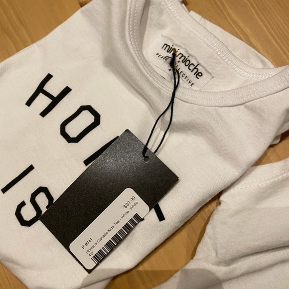 NWT Home is Canada kids t-shirt - Picture 2 of 4